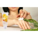کرم دست آبرسان و روشن کننده لیمو تری دبلیو کلینیک