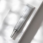کرم دور چشم ترانگزمیک اسید و گلوتاتیون از برند مری اند می مدل MARY & MAY - Tranexamic Acid + Glutathione Eye Cream